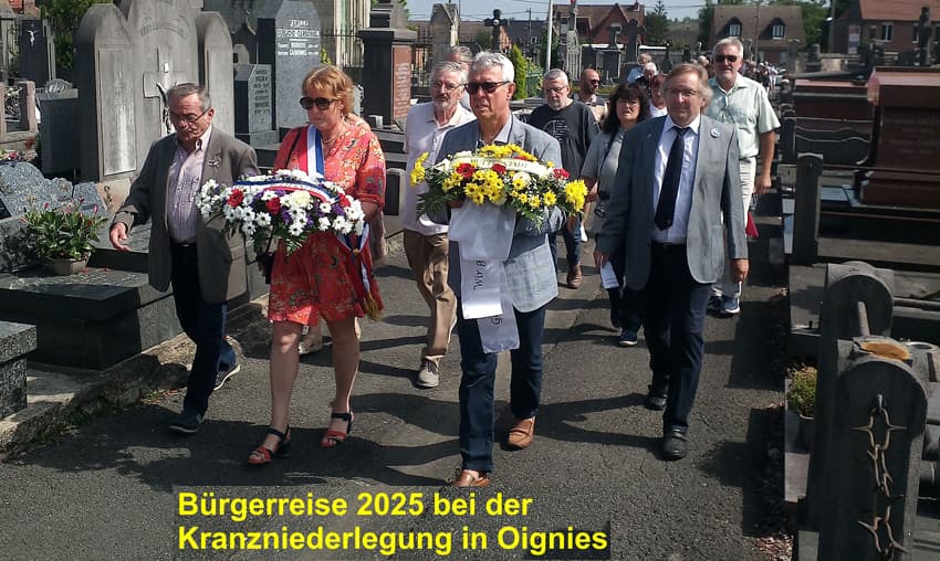 Bürgerreise 2025 Oignies auf dem Weg zur Kranzniederlegung